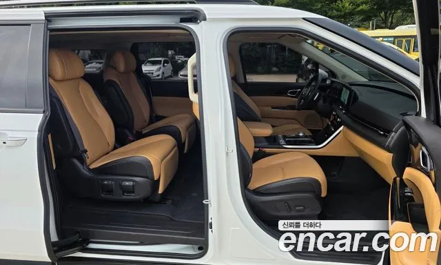 Kia Carnival Generation 4 — Фото автомобиля 15