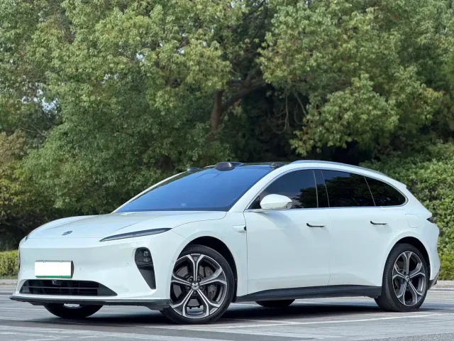 Nio ET5 Touring — Фото автомобиля 2
