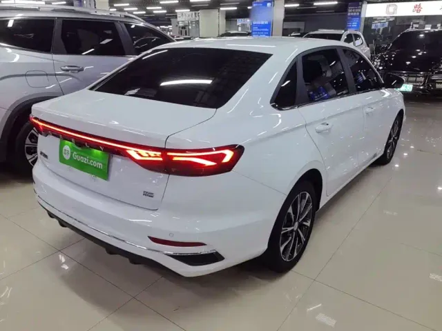 Geely Emgrand — Фото автомобиля 6