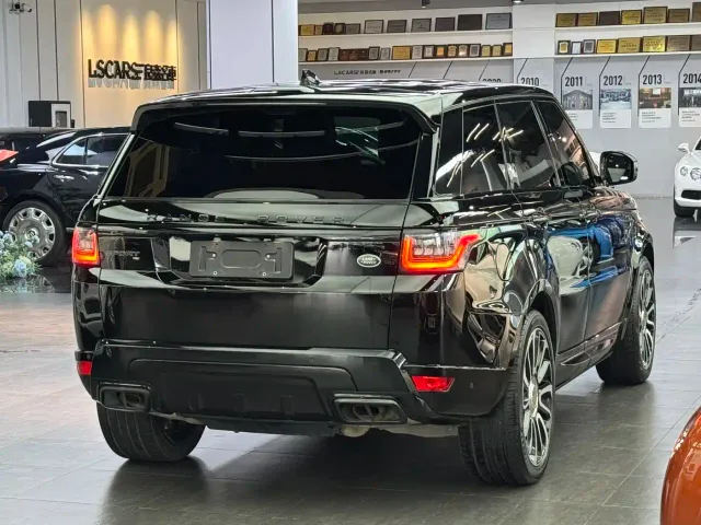 Land Rover Range Rover Sport — Фото автомобиля 6
