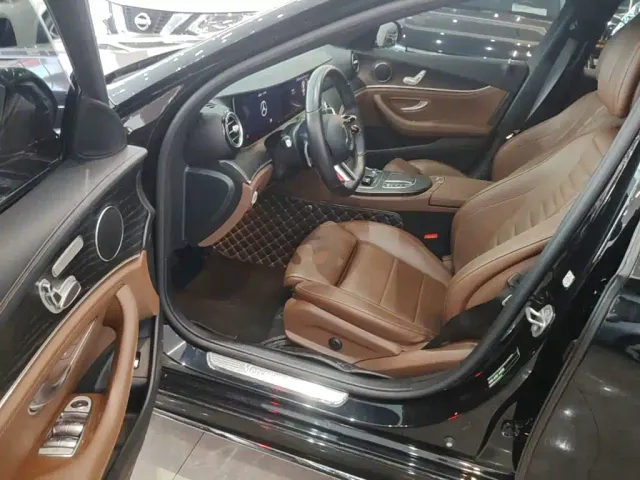 Mercedes-Benz E-Class — Фото автомобиля 15
