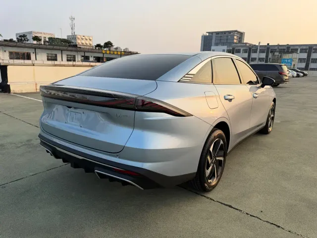 Geely Galaxy L6 — Фото автомобиля 5