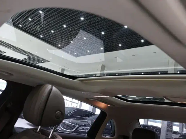 Mercedes-Benz E-Class — Фото автомобиля 22