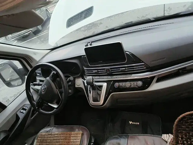Maxus New Tour EV90 — Фото автомобиля 11