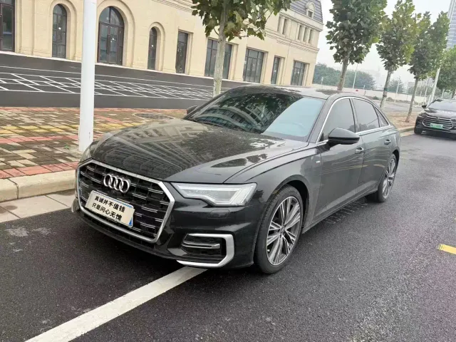 Фотография автомобиля — Audi A6L