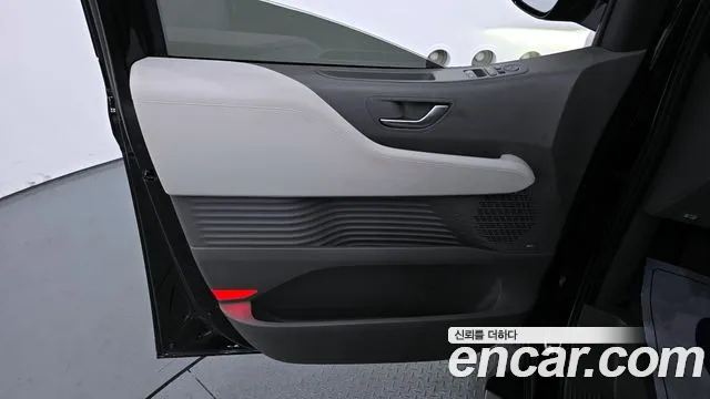 Hyundai Staria Staria 4WD Lounge 9 мест — Фото автомобиля 16