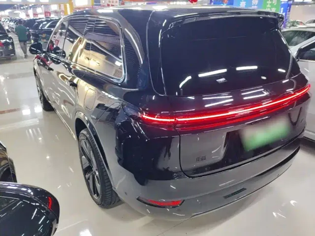 Li Auto L9 — Фото автомобиля 4