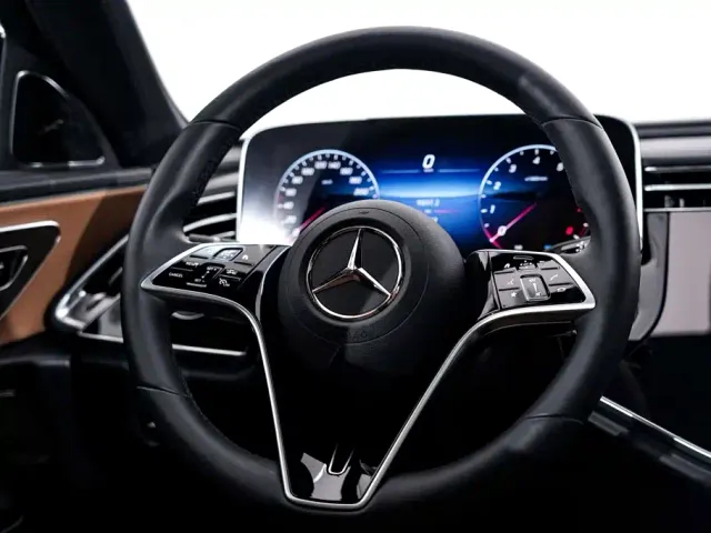 Mercedes-Benz E-Class — Фото автомобиля 15