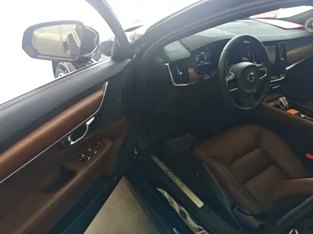 Volvo S90 — Фото автомобиля 15