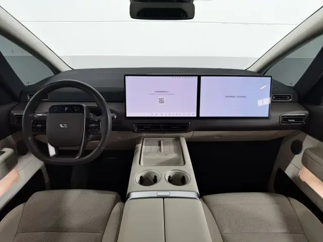 Li Auto MEGA — Фото автомобиля 5