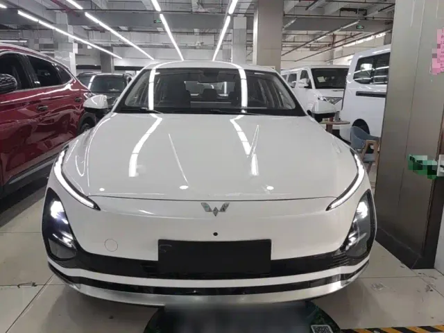 Wuling Starlight — Фото автомобиля 2