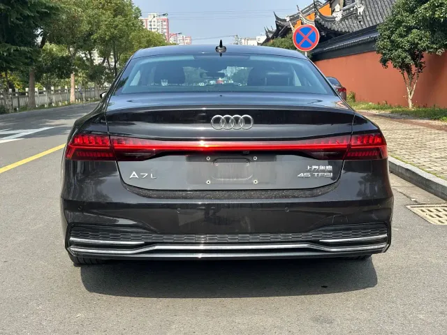 Audi A7L — Фото автомобиля 6