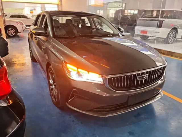 Geely Emgrand — Фото автомобиля 3