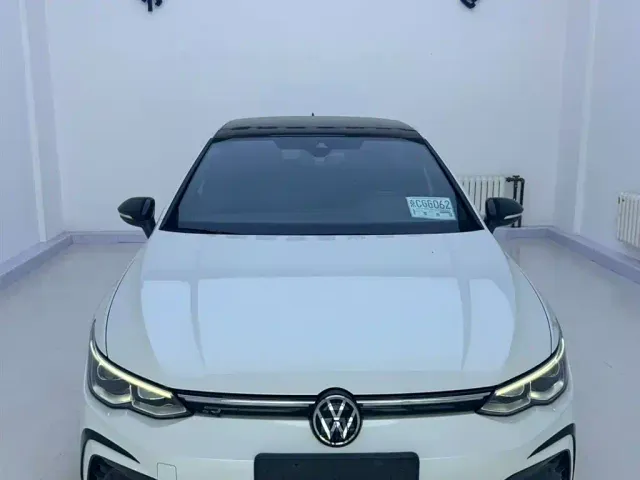 Volkswagen Golf — Фото автомобиля 16