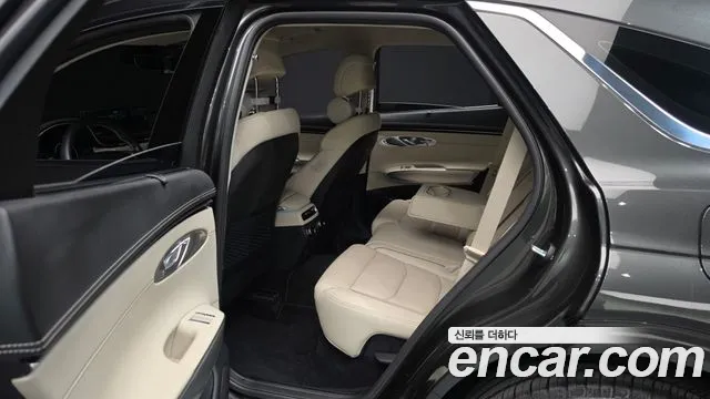 Genesis GV70 — Фото автомобиля 11