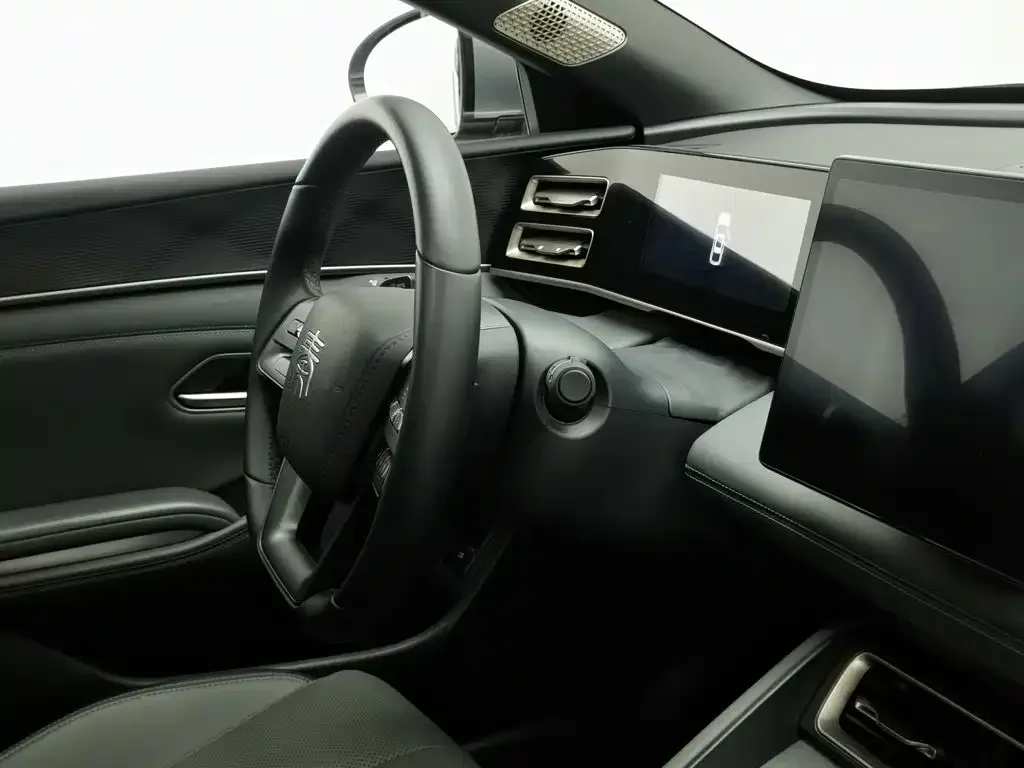 BYD Qin L 2025 DM-i Smart Drive Edition 120KM Surpassing — Фото автомобиля 22