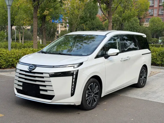 Фотография автомобиля — GAC Trumpchi E8