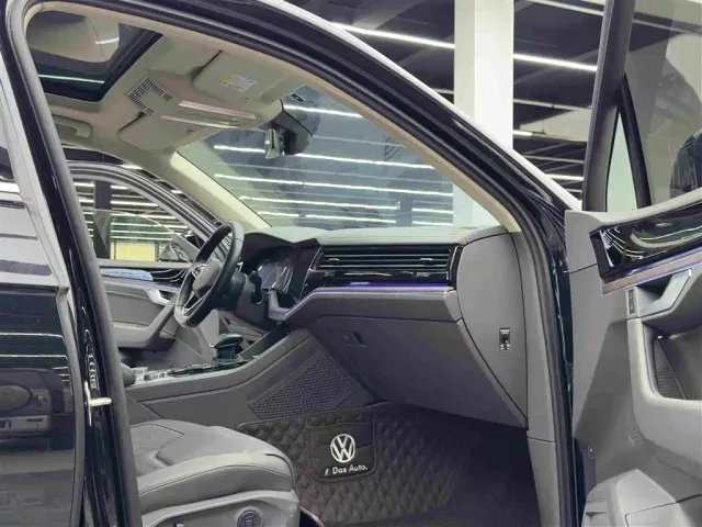 Volkswagen Touareg — Фото автомобиля 10