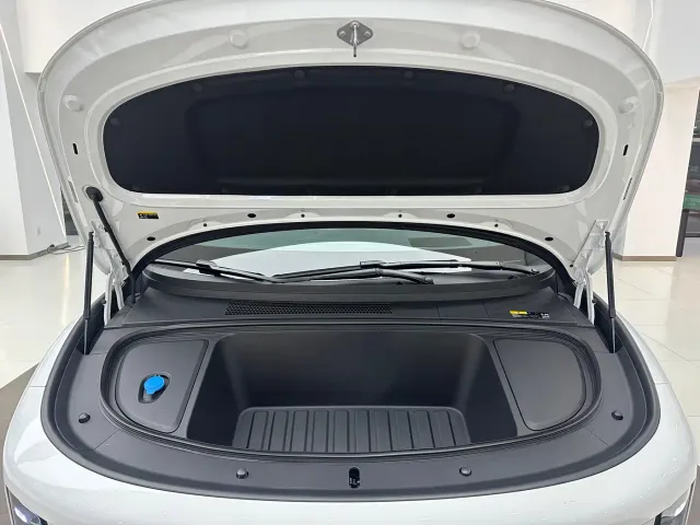 Li Auto i6 — Фото автомобиля 3