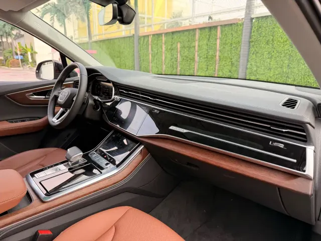 Audi Q7 — Фото автомобиля 11