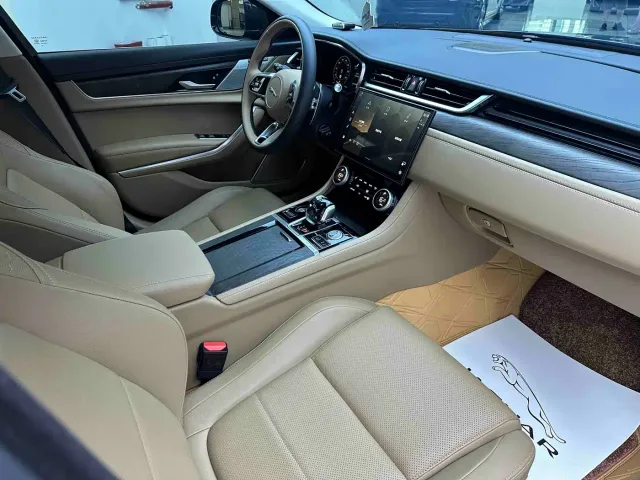 Jaguar XFL — Фото автомобиля 15