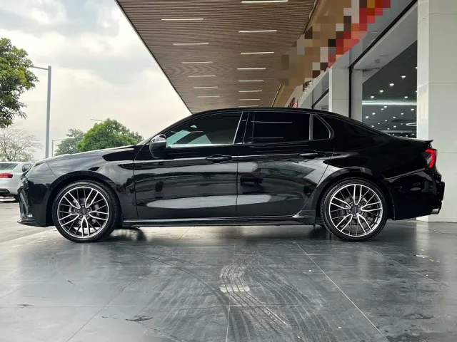 Lynk & Co 03 — Фото автомобиля 16