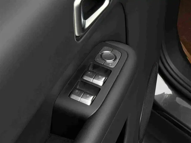 Li Auto L8 — Фото автомобиля 15