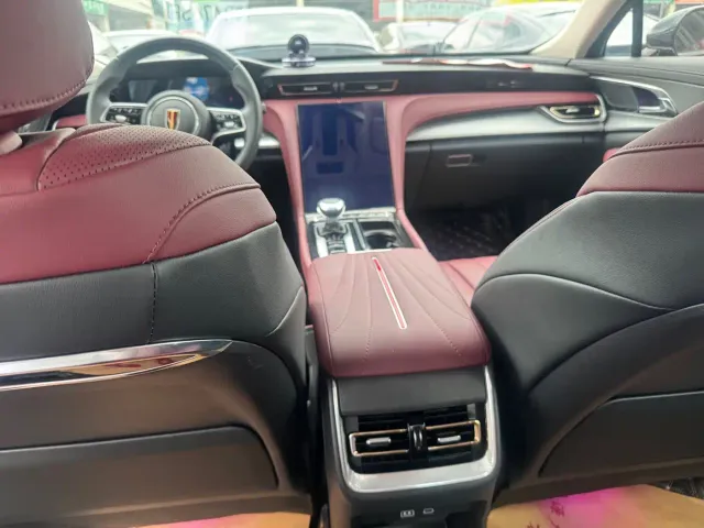 Hongqi H5 — Фото автомобиля 6