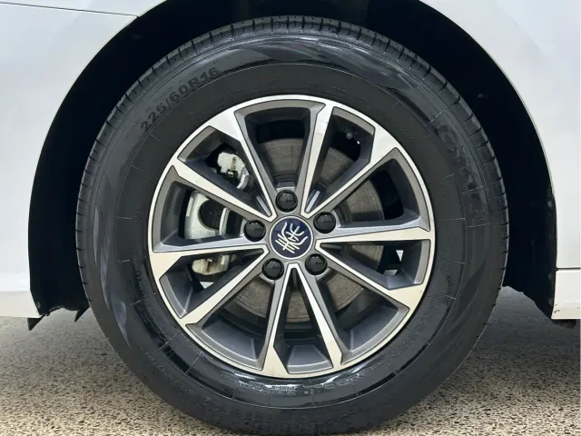 BYD Qin PLUS — Фото автомобиля 10