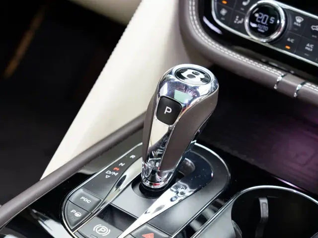 Bentley Bentayga Hybrid — Фото автомобиля 19