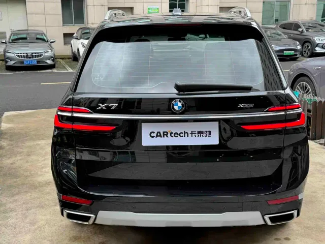 BMW X7 — Фото автомобиля 5