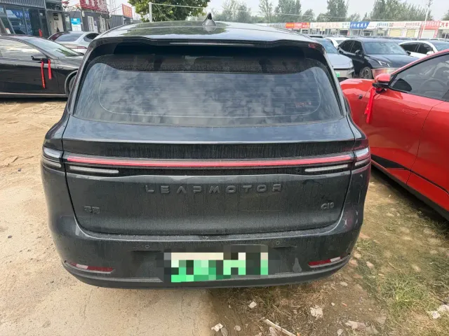 Leapmotor C10 — Фото автомобиля 11