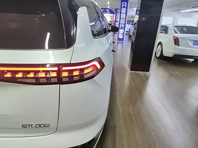 Dongfeng eπ 008 — Фото автомобиля 7