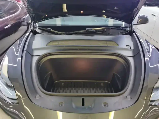 Tesla Model Y — Фото автомобиля 19