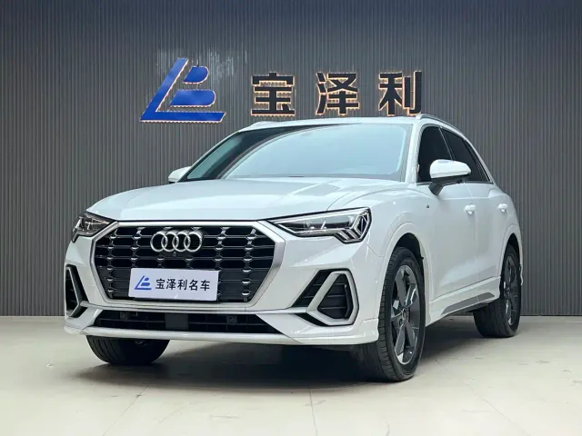 Фотография автомобиля — Audi Q3