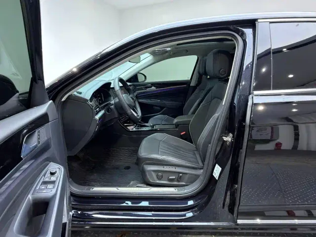 Volkswagen Passat — Фото автомобиля 14