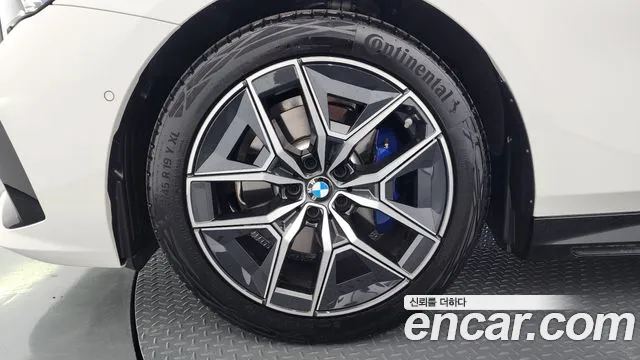 BMW 5-Series — Фото автомобиля 2