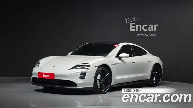 Фотография автомобиля — Porsche Taycan