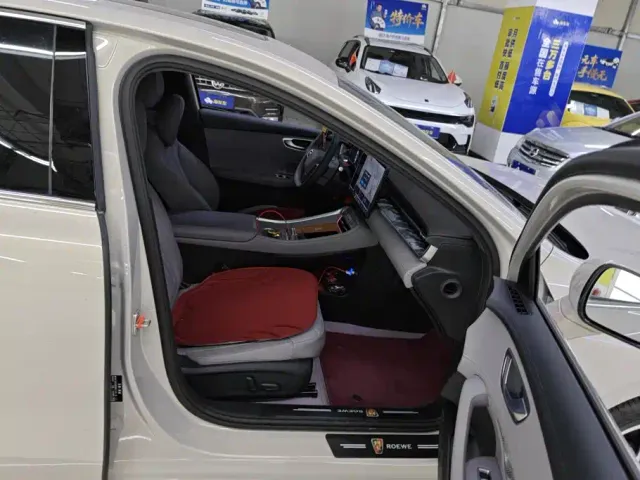 Roewe M7 DMH — Фото автомобиля 8