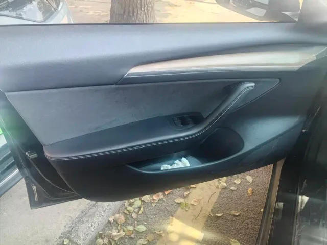 Tesla Model 3 2023 Rear-Wheel Drive — Фото автомобиля 5