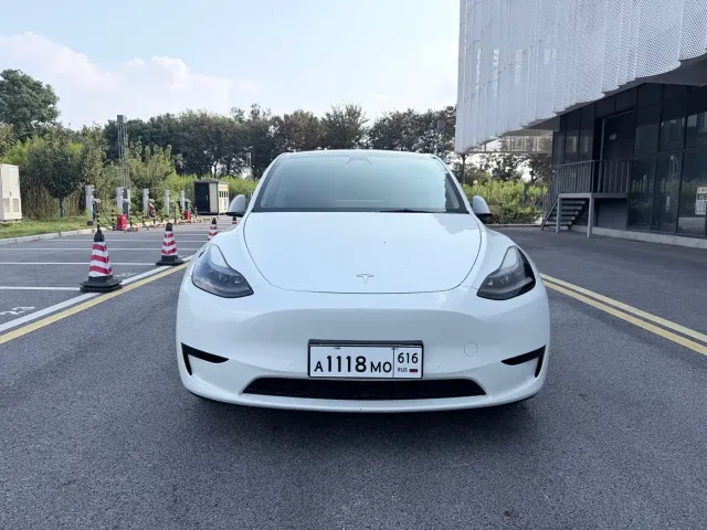 Фотография автомобиля — Tesla Model Y