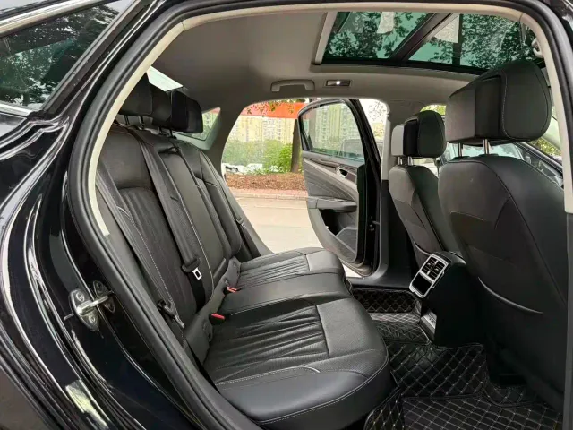 Volkswagen Passat — Фото автомобиля 8