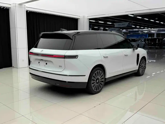 Nio ES8 — Фото автомобиля 4