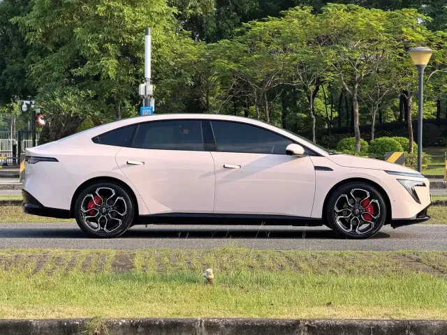 Nissan N7 — Фото автомобиля 10