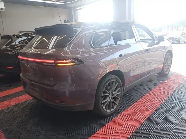 Leapmotor C10 — Фото автомобиля 6
