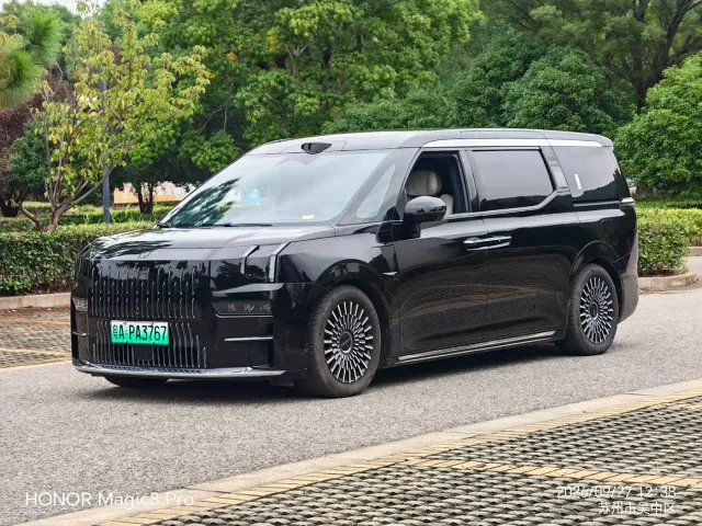 Фотография автомобиля — Zeekr 009