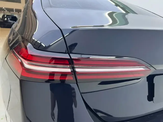 BMW 5 Series — Фото автомобиля 15