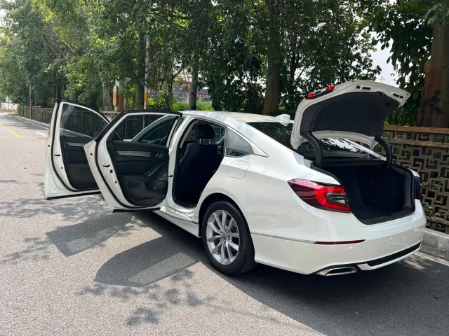 Honda Accord — Фото автомобиля 24