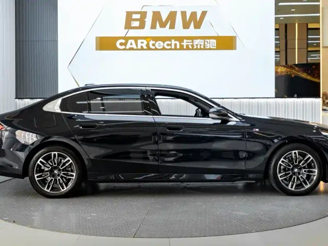 BMW 5 Series — Фото автомобиля 4