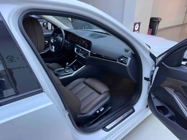BMW 3 Series — Фото автомобиля 11